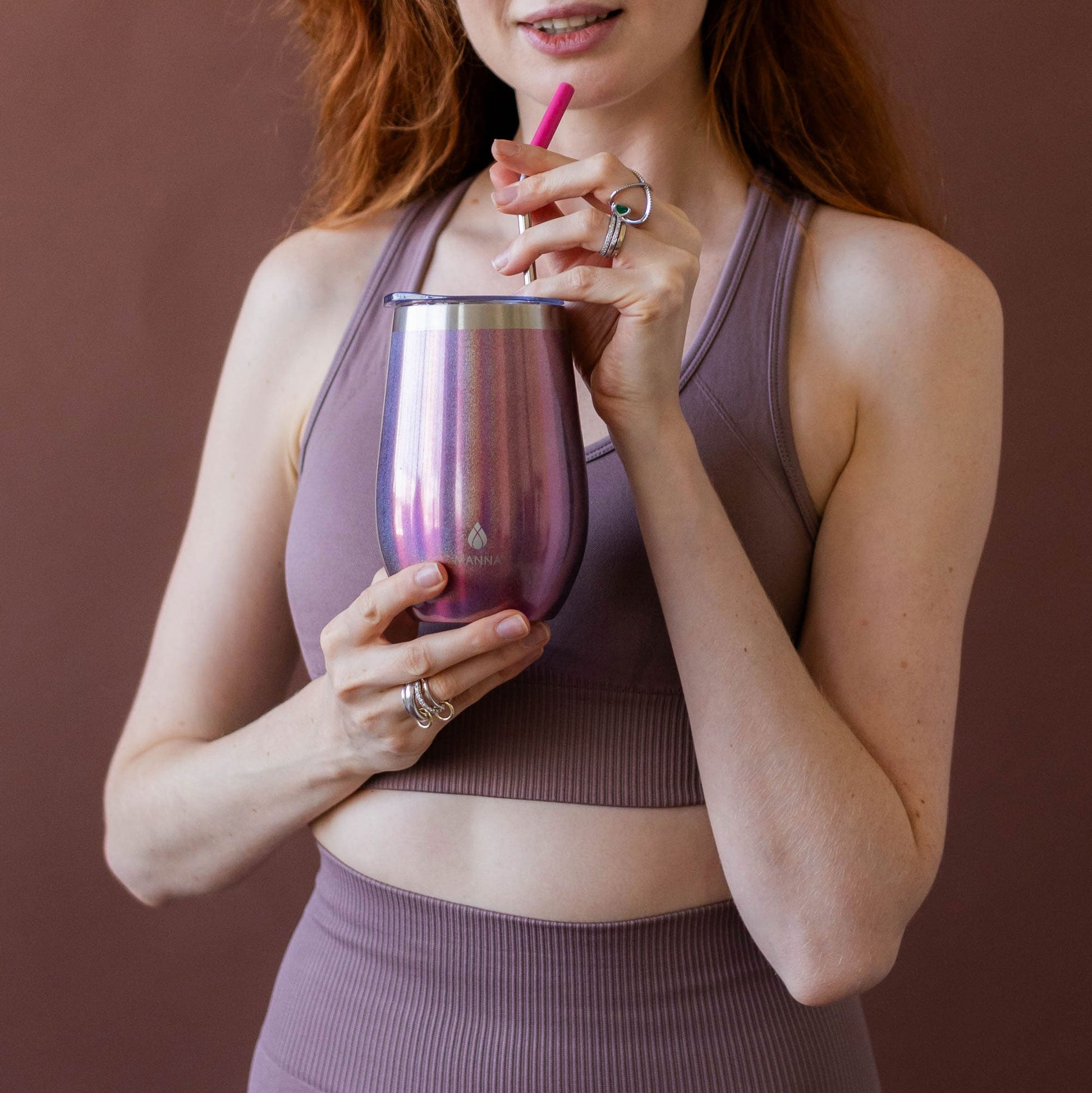 17-oz-straw-wine-tumbler-r7 9_Manna_Website_Lifestyles-25.jpg